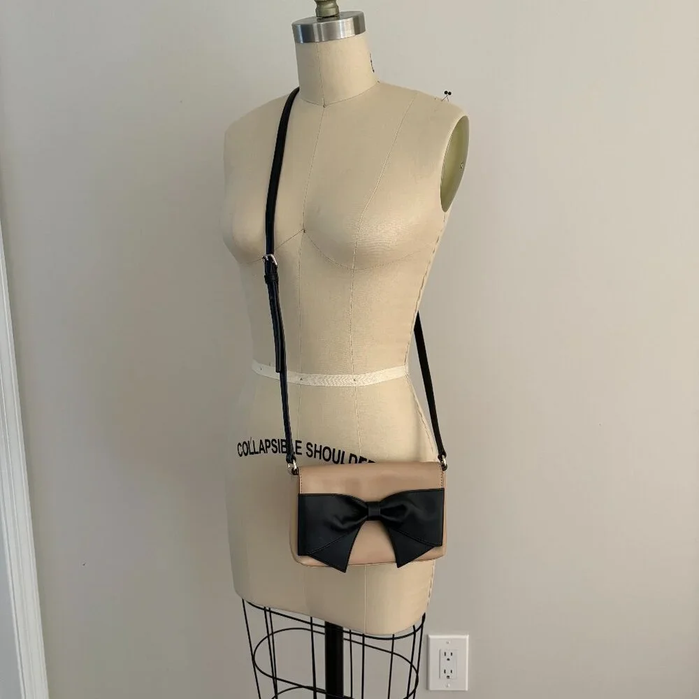 Kate Spade Hanover Street Aster Crossbody Bag Beige Black Bow Tumblr-Era Retro